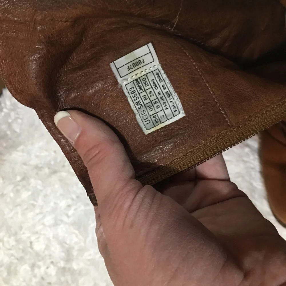 COPY - Ugg leather lace up boots - Picture 6 of 8